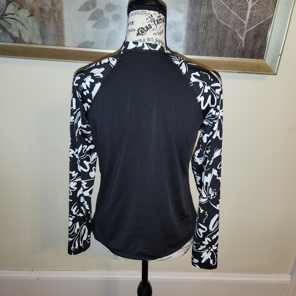Hurley Women's Black and White Floral Long Sleeve Rashguard Top - Picture 2 of 3